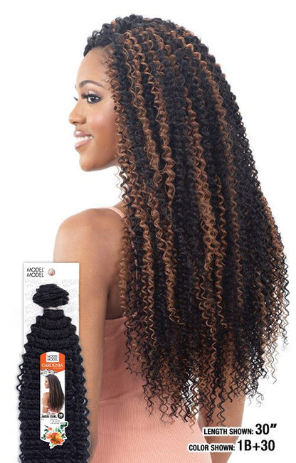 Model Model Gardenia Jheri curl 30"